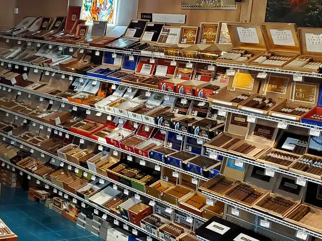 Best local cigar stores Hamburg bar lounge humidor near you