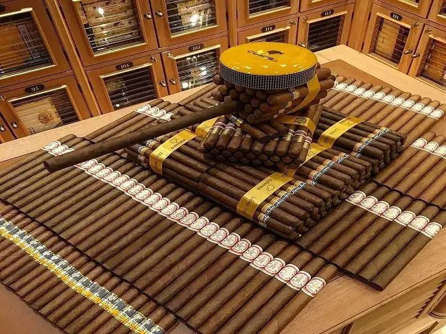 Best local cigar stores Kiev bar lounge humidor near you
