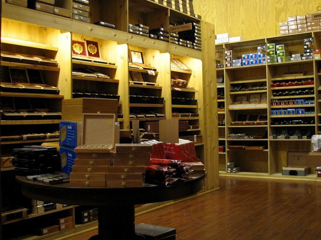 Best local cigar stores Phoenix bar lounge humidor near you