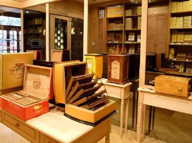 Best local cigar stores Seattle bar lounge humidor near you