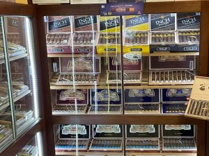 Best local cigar stores Chattanooga bar lounge humidor near you