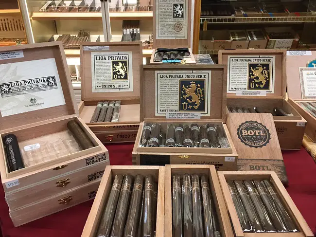 Best local cigar stores Venice bar lounge humidor near you